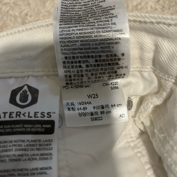 Levi’s Women’s White 501 Original Fit High-Rise Denim Shirts - Picture 6 of 6